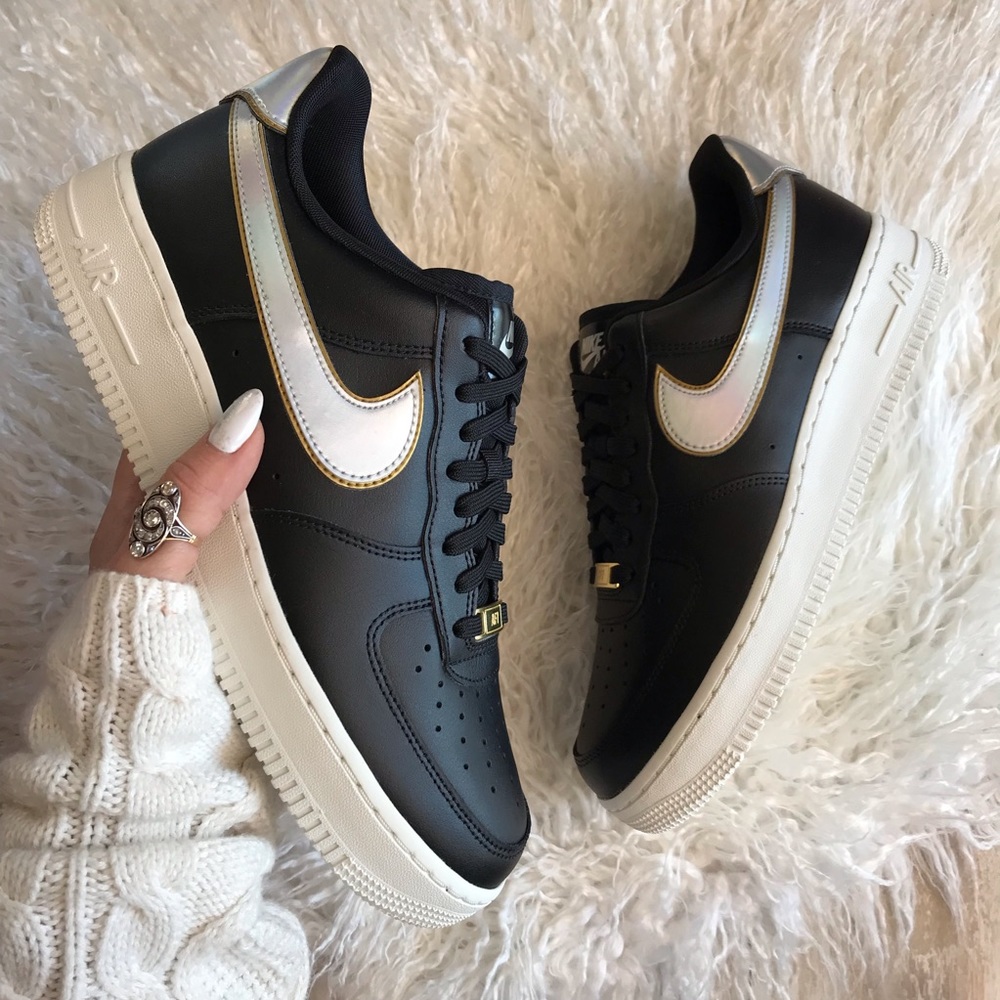 NWT Nike Air Force 1 Metallic - Picture 2 of 8